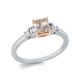 Ring 18 kt WG+RG, 2 Bag. 0,11 ct, TW-si, 2 Princ. 0,10 ct, TW-si, 1 Cushion 1,13 ct, braun