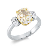 Ring 18 kt WG+GG, GIA 6224775146, 1 Oval 3,03 ct, gelb-si2, 2 Oval 0,63 ct, TW-si