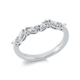 Ring 18 kt WG, 6 Nav. 0,30 ct, TW-si, 5 Brill. 0,05 ct, TW-si