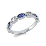 Ring 18 kt WG, 4 Princ. 0,33 ct, TW-si, 3 Saphire 0,47 ct blau