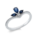 Ring 18 kt WG, 1 Brill. 0,02 ct, TW-si, 25 Brill. 0,14 ct, TW-si, 1 Saphir 0,36 ct blau, 2 Saphire 0,24 ct blau
