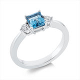 Ring 18 kt WG, 2 Brill. 0,15 ct, TW-vsi, 1 Aquamarin 0,90 ct blau