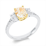 Ring 18 kt WG+GG, 2 Sm.schliff 0,38 ct, TW-si, 14 Brill. 0,25 ct, TW-si, 1 Cushion 1,52 ct, gelb