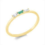 Ring 18 kt GG, 2 Bag. 0,08 ct, TW-vsi, 1 Smaragd 0,06 ct grün