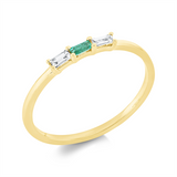 Ring 18 kt GG, 2 Bag. 0,08 ct, TW-vsi, 1 Smaragd 0,06 ct grün