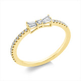 Ring 18 kt GG, Fassung rhodiniert, 4 Trap. 0,09 ct, TW-si, 20 Brill. 0,13 ct, TW-si