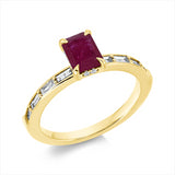 Ring 18 kt GG, 8 Bag. 0,33 ct, TW-si, 12 Brill. 0,07 ct, TW-si, 1 Rubin 1,10 ct rot