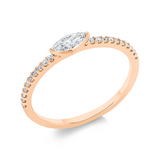Ring 18 kt RG, Fassung rhodiniert, 1 Nav. 0,21 ct, TW-si, 20 Brill. 0,13 ct, TW-si
