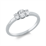 Ring 18 kt WG, 1 Oval 0,24 ct, TW-si, 2 Oval 0,21 ct, TW-si