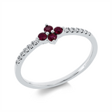 Ring 18 kt WG, 12 Brill. 0,06 ct, TW-si, 4 Rubine 0,17 ct rot