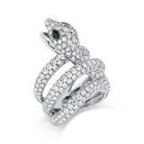 Ring 18 kt WG, Fassung schwarz rhodiniert, 236 Brill. 4,71 ct, TW-vsi, 2 Tsavorith 0,04 ct grün