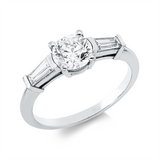 Ring 18 kt WG, GIA7502594971, 1 Brill. 1,00 ct, F-vsi, 2 Trap. 0,43 ct, TW-vsi