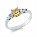 Ring 18 kt,GIA1196297951, 1 Cu 1,00 ct, gelb-si1, 2 Brill. 0,19 ct,2 Tra. 0,19 ct, TW-si,