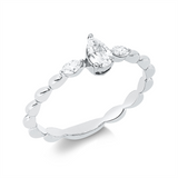 Ring 18 kt WG, 1 Tropfen 0,22 ct, TW-si, 2 Nav. 0,08 ct, TW-si