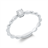 Ring 18 kt WG, 1 Brill. 0,20 ct, TW-si, 2 Nav. 0,07 ct, TW-si