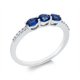 Ring 18 kt WG, 10 Brill. 0,06 ct, TW-si, 3 Saphire 0,59 ct blau