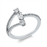 Ring 18 kt WG, 1 Brill. 0,22 ct, F/TW-si, 38 Brill. 0,24 ct, F/TW-si, 1 Oval 0,22 ct, F/TW-si