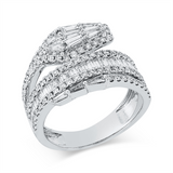 Ring 18 kt WG, 10 Trap. 0,49 ct, F-vsi, 31 Bag. 0,20 ct, F-vsi, 86 Brill. 0,63 ct, F-si
