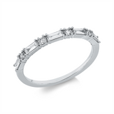 Ring 18 kt WG, 4 Brill. 0,10 ct, TW-pi, 5 Bag. 0,24 ct, TW-pi