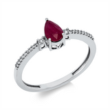 Ring 18 kt WG, 2 Brill. 0,03 ct, TW-si, 18 Dia. 0,05 ct, TW-si, 1 Rubin 0,56 ct rot