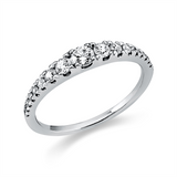 Ring 18 kt WG, 12 Brill. 0,30 ct, TW-si, 1 Brill. 0,14 ct, TW-si, 4 Brill. 0,03 ct, TW-si