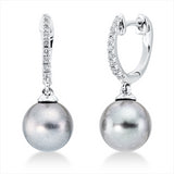 Ohrschmuck 18 kt WG, 18 Brill. 0,11 ct, TW-si, 2 TA silbergrau 8,5 mm