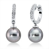 Ohrschmuck 18 kt WG, 14 Brill. 0,09 ct, TW-si, 2 TA silbergrau 8,5 mm