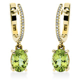 Ohrschmuck 18 kt GG, 30 Dia. 0,09 ct, TW-si, 2 Peridot 2,60 ct grün
