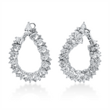 Ohrschmuck 18 kt WG, 30 Tropfen 2,93 ct, TW-vsi, 28 Brill. 0,38 ct, TW-si