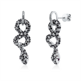 Ohrschmuck 18 kt WG, 104 Brill. 0,72 ct, W-pi, 188 Brill. 1,36 ct, schwarz, 4 Rubine 0,08 ct rot