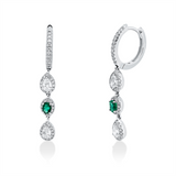 Ohrschmuck 18 kt WG, 100 Brill. 0,29 ct, TW-si, 4 Tropfen 0,44 ct, TW-si, 2 Smaragde 0,25 ct grün