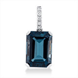 Anhänger 18 kt WG, mit Öse, 5 Brill. 0,11 ct, TW-si, 1 Topas 8,70 ct blau