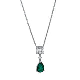 Collier 18 kt WG, mit ZÖ 40 cm, 6 Bag. 0,35 ct, TW-si, 5 Brill. 0,12 ct, TW-si, 1 Smaragd 2,19 ct grün