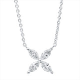 Collier 18 kt WG, mit ZÖ 40 cm + 43 cm, 4 Nav. 0,41 ct, TW-si