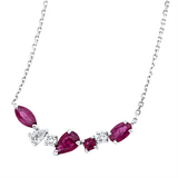 Collier 18 kt WG, mit ZÖ 41 cm, 1 Tropfen 0,09 ct, TW-si, 2 Brill. 0,10 ct, TW-si, 1 Rubin 0,31 ct rot, 1 Rubin 0,08 ct rot, 1 Rubin 0,27 ct rot, 1 Rubin 0,36 ct rot