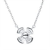 Collier 18 kt WG, mit ZÖ 40 cm, 12 Trap. 0,21 ct, TW-vsi, 4 Brill. 0,15 ct, TW-si