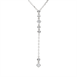 Collier 18 kt WG, ZÖ 40,6+43 cm, 5 Brill. 0,10 ct, TW-pi, 2 Princ. 0,15 ct, TW-si