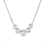 Collier 18 kt WG, mit ZÖ 40 cm + 43 cm, 5 Brill. 0,56 ct, TW-si